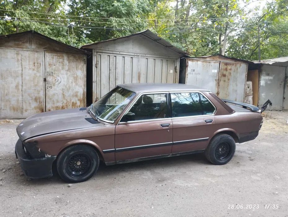 Продается авто BMW