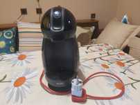 Кафе машина с капсули Delonghi Dolce Gusto с лек дефект.