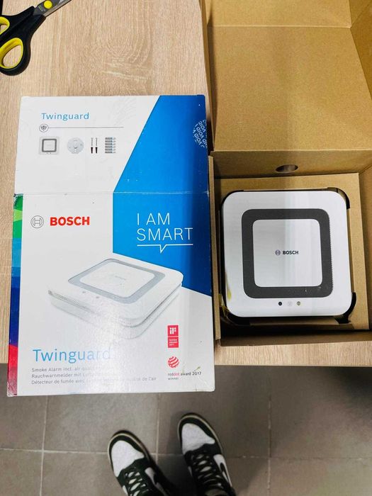 Detector de fum Bosch Twinguard cu masurare a calitatii aerului