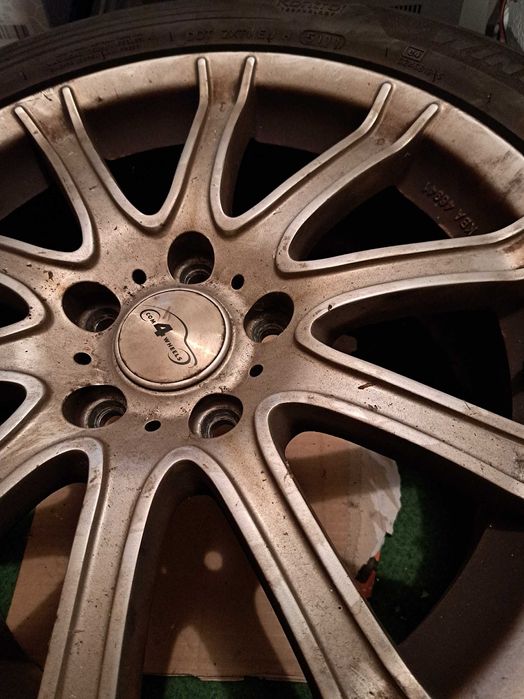 Продавам джанти за Toyota avensis T 27