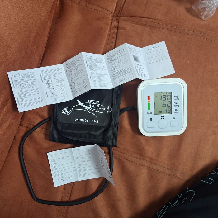 Aparat de luat tensiunea cu baterii