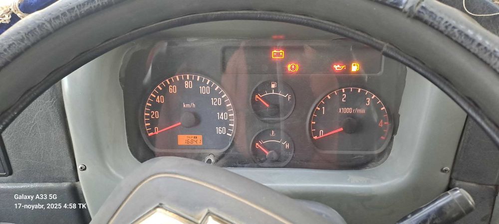 Avtobus ISUZU SAZ NP 26