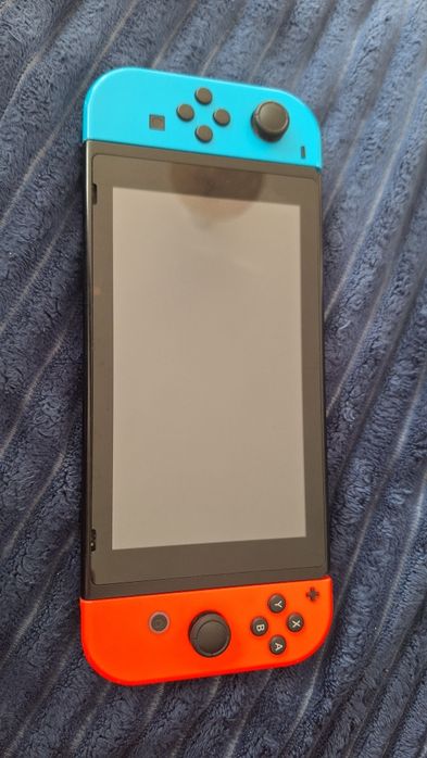 Consola Nintendo switch (citește descrierea)