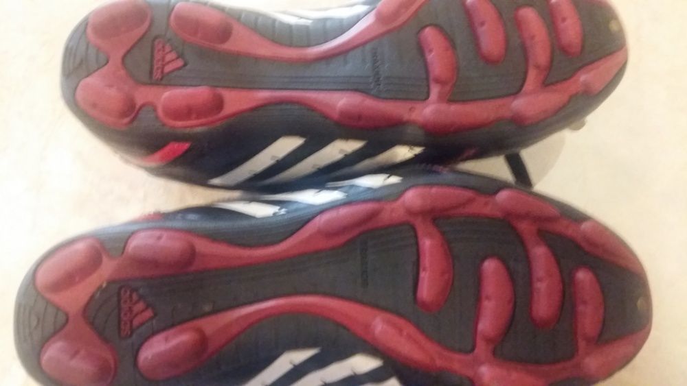 Предлагам Адидас и Пума бутотки за футбол *38 р.