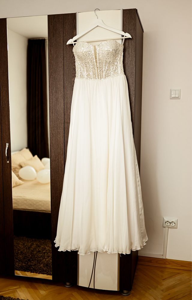 Vand Rochie mireasa de matase naturala