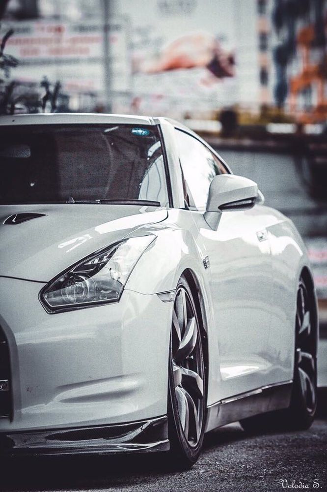 На GTR R35 запчасти