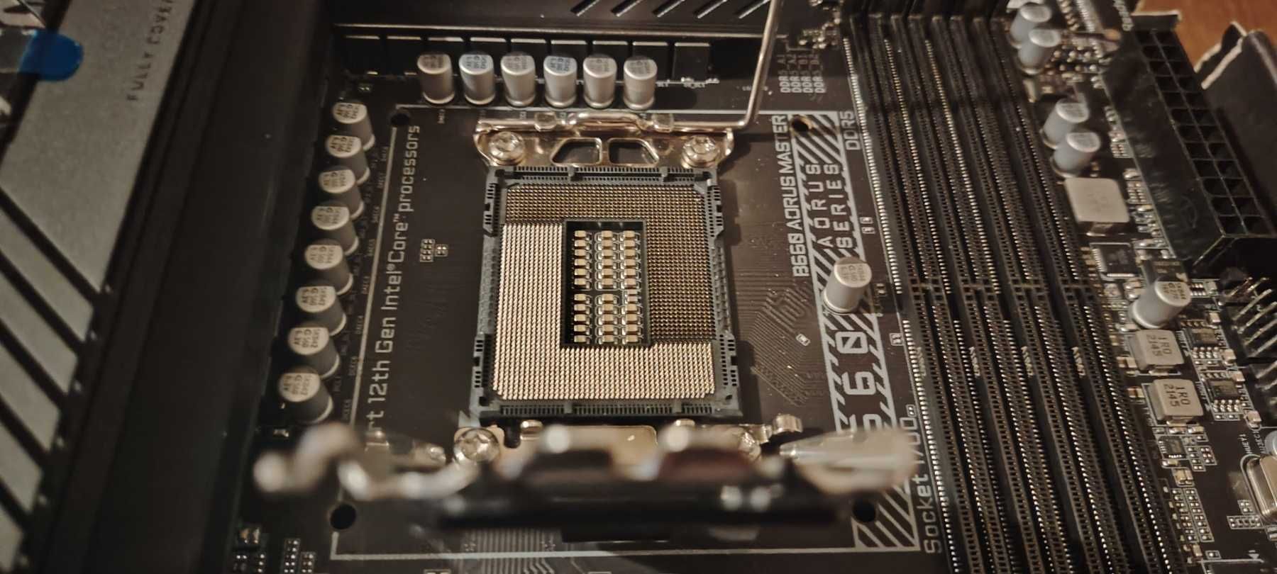 НОВИ ! GIGABYTE B660 AORUS Master WIFI DDR5 + Intel i5-14600K 14 Cores