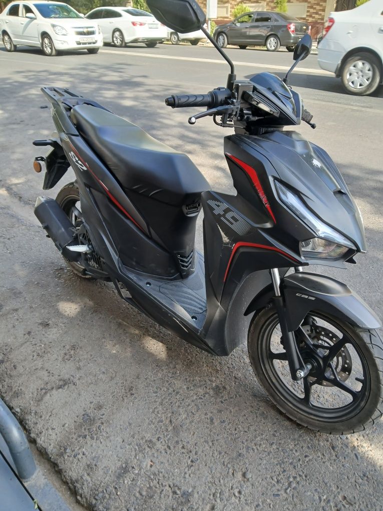 Skuter sotiladi tank