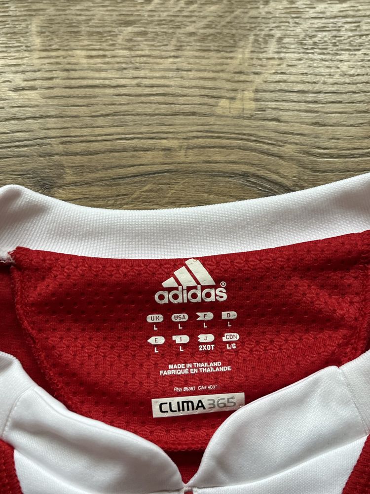 ADIDAS - Bayern Munchen : Байерн сезон 2009/2010  размер М / Оригинал