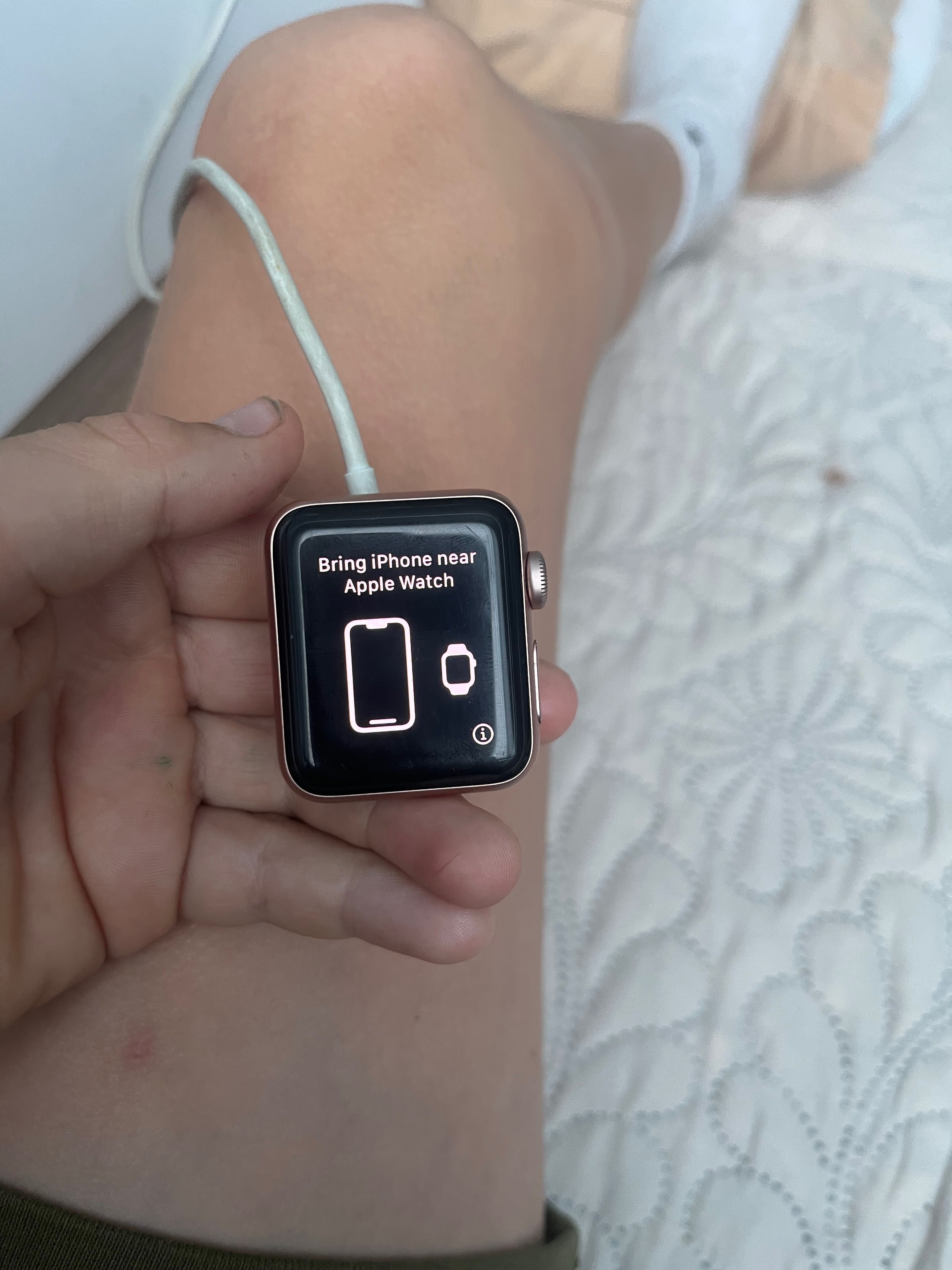 Apple Watch заключен към iCloud
