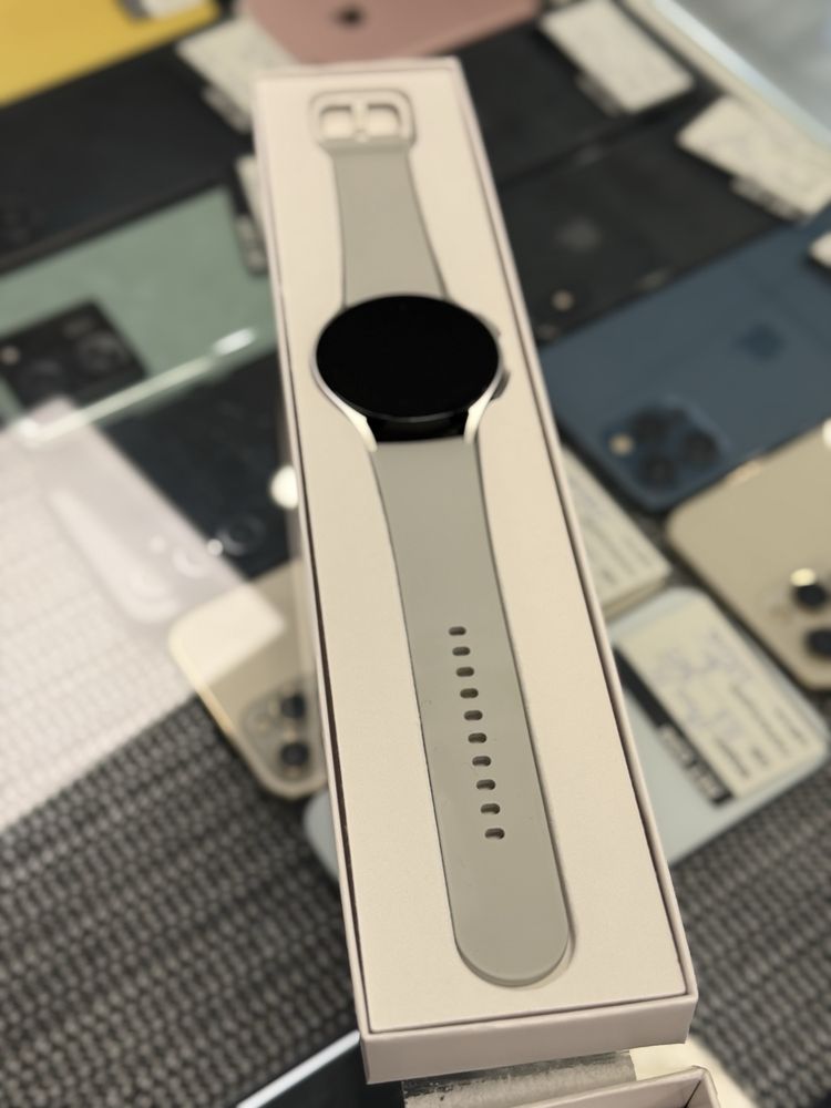 Samsung Galaxy watch 6 44mm Silver