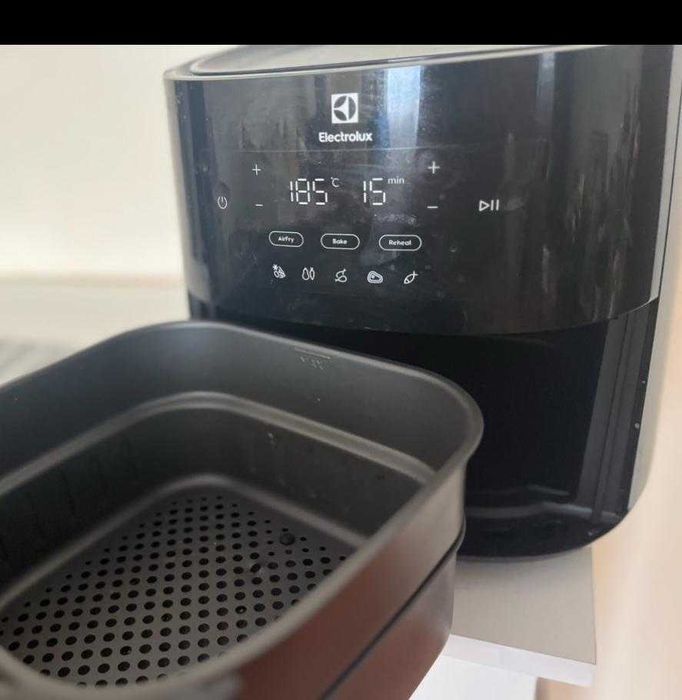 Friteuză cu aer cald