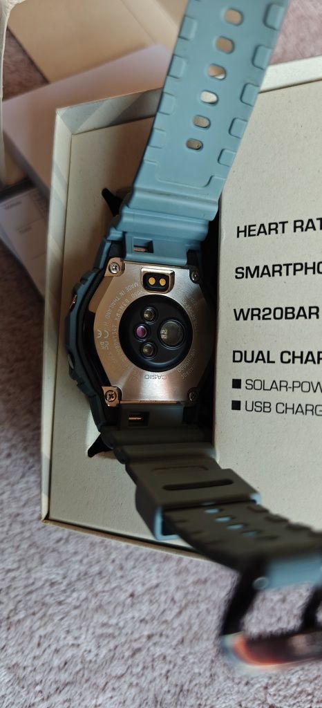 Смарт часовник Casio G-Shock DW-H5600-2er