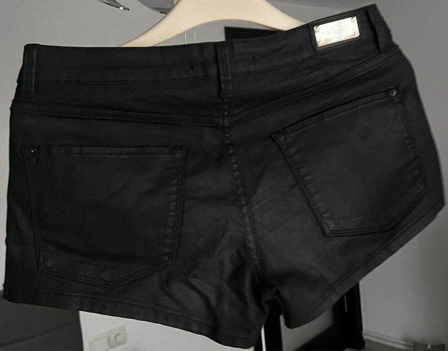 Pantaloni scurți Zara, mărimea 38