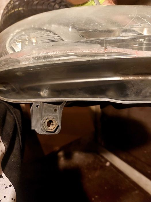 Десен фар за голф 5