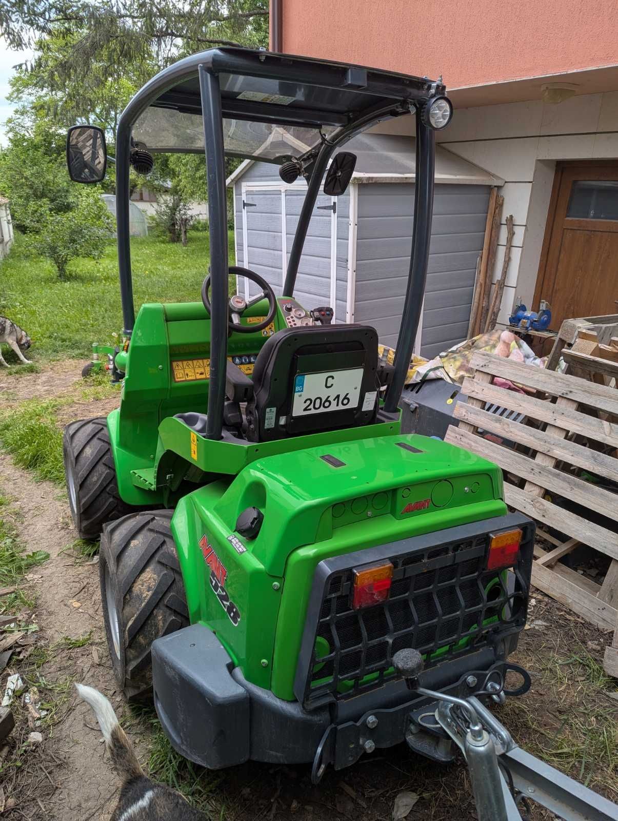 Трактор Avant 528