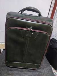 Продам чемодан под ручную кладь фирмы Montblanc
