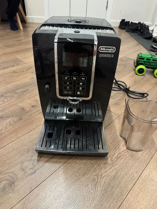 Кофемашинка Delonghi