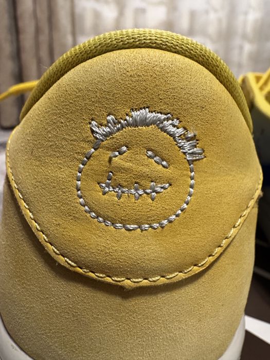 Jordan 1 Travis scott canary yellow