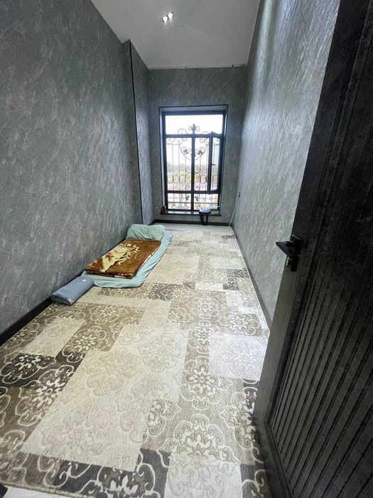 Срочно продается квартира Дуплекс, 5 комнат, На Учтепинском районе.