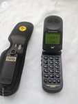 Motorola v50 + husă ( orice rețea)