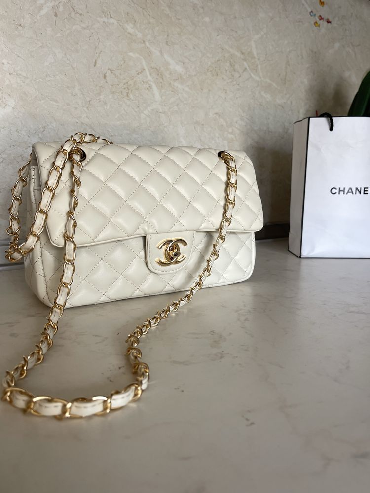 Чанта Chanel Classic flap екрю