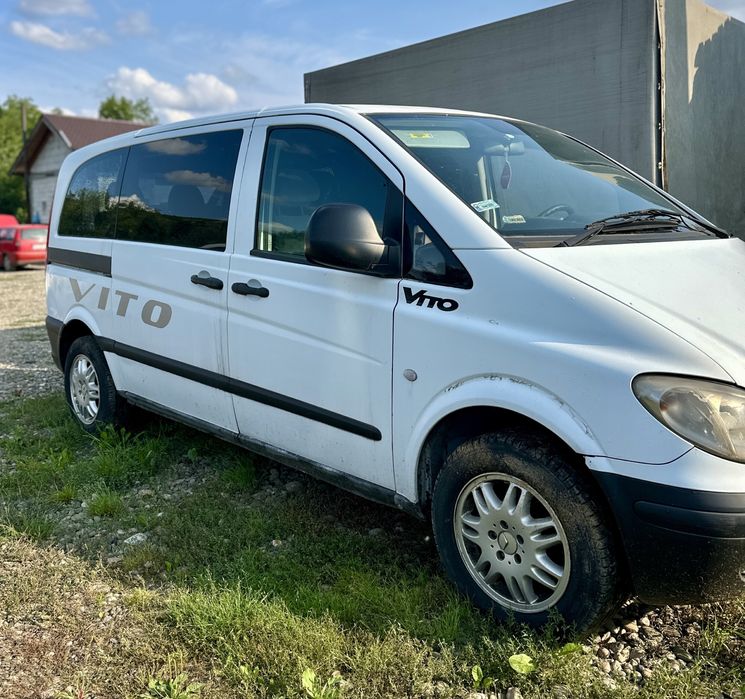 Dezmembrez Mercedes vito 2004