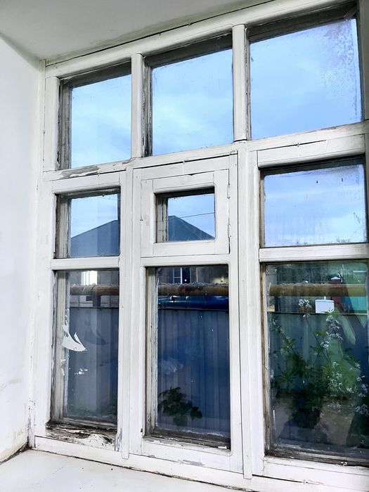 Окно с подоконником