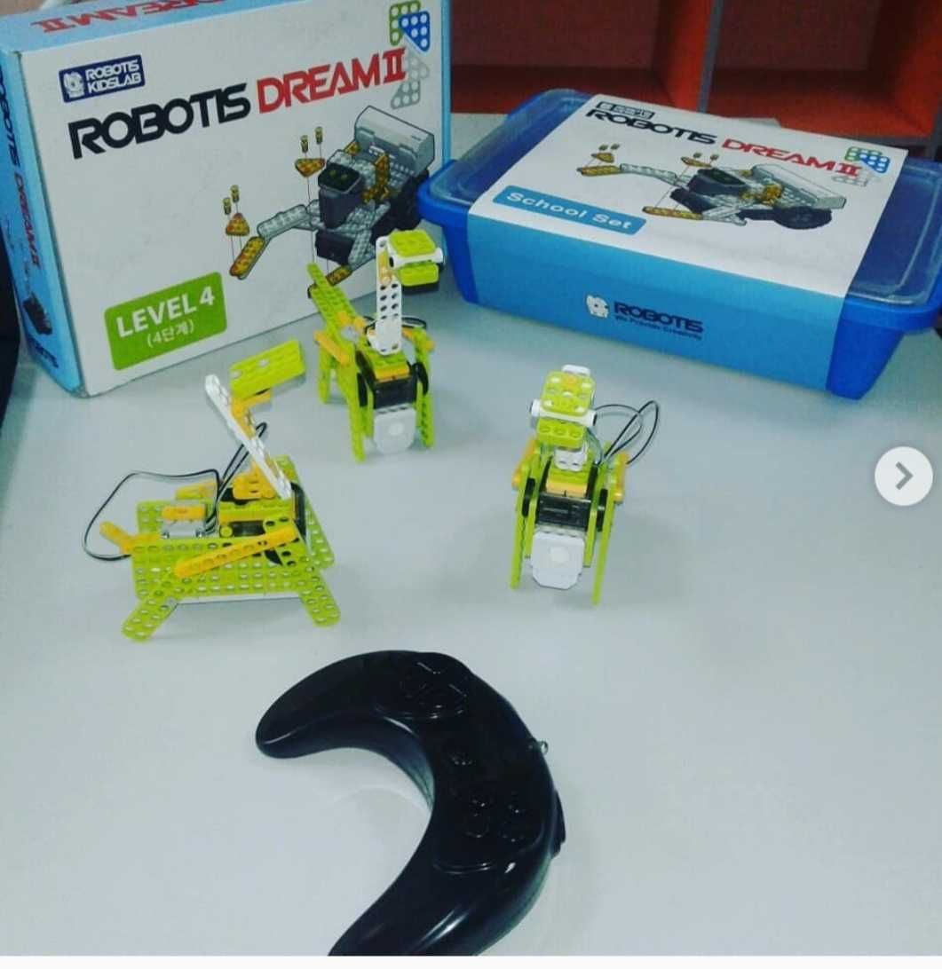 Робототехнический набор Robotis Dream II, в наличии 3 набора.