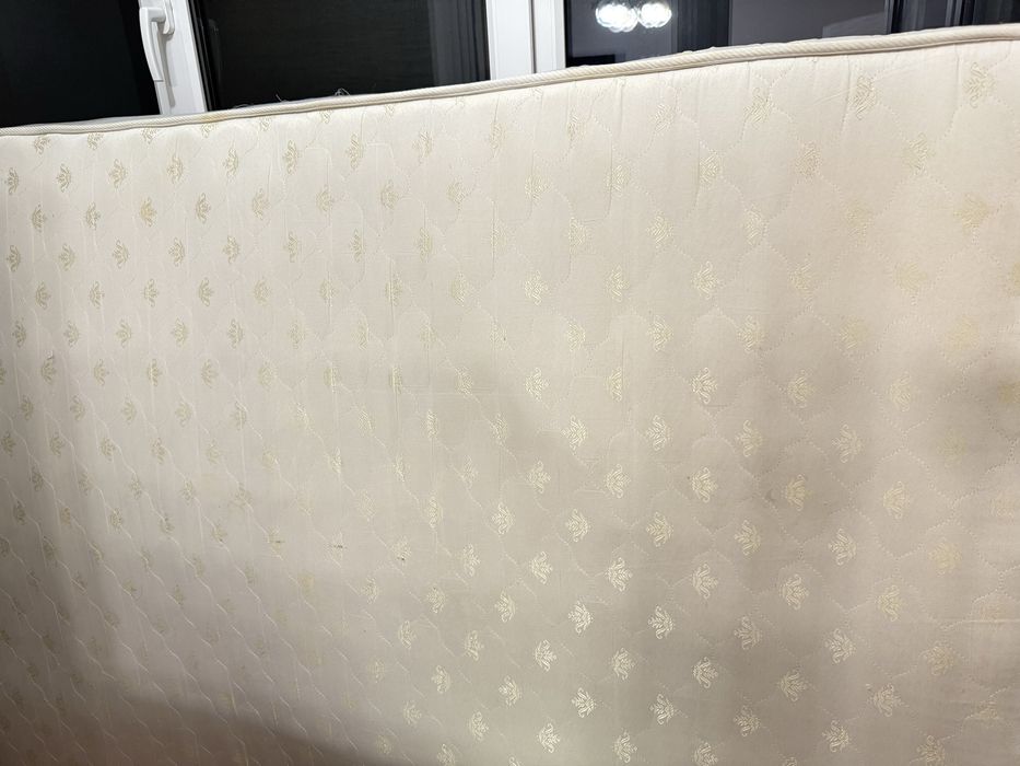 Матрас б/у, пригодный для использования