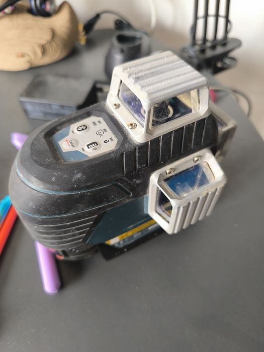 Лазерный уровень Bosch GLL 3-80C Bluetooth