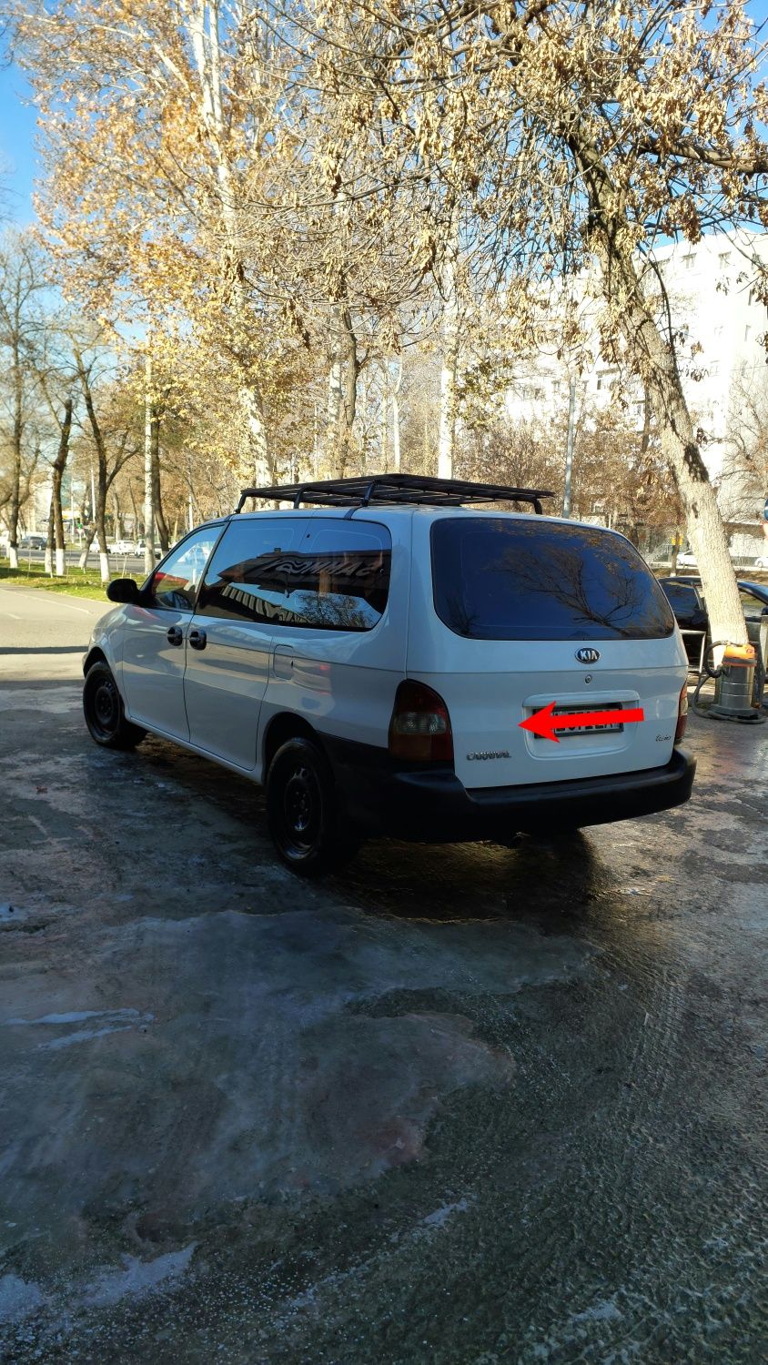 Kia Carnival sotiladi 1998-yil