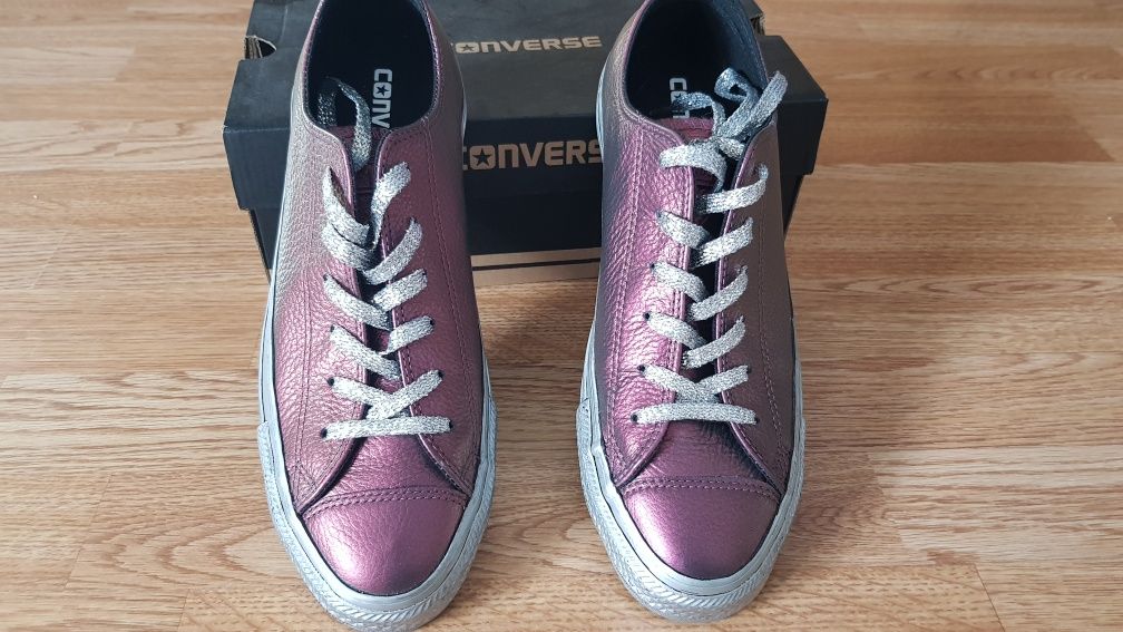 Tenisi Converse damă noi, măsura 39 , piele naturală