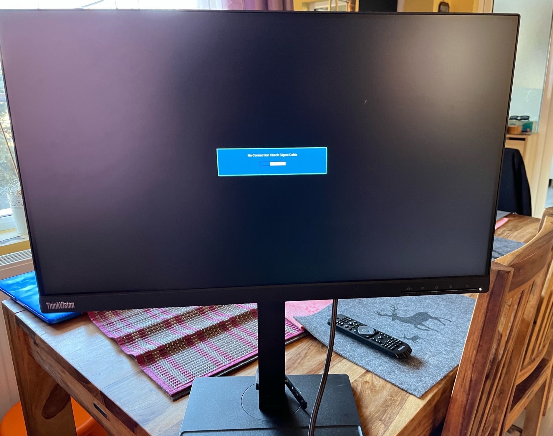 Monitoare de vânzare Dell P2412Hb și Lenovo Thinkvision T25d-10