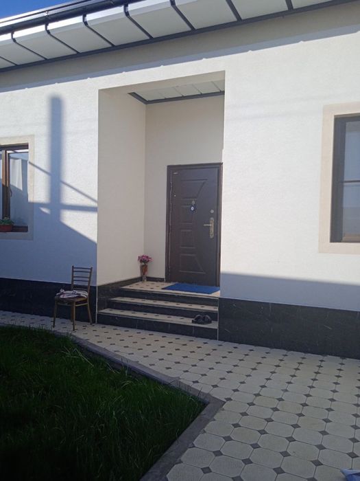 Uchastka sotiladi eski sergili 3 xona+ oshxona