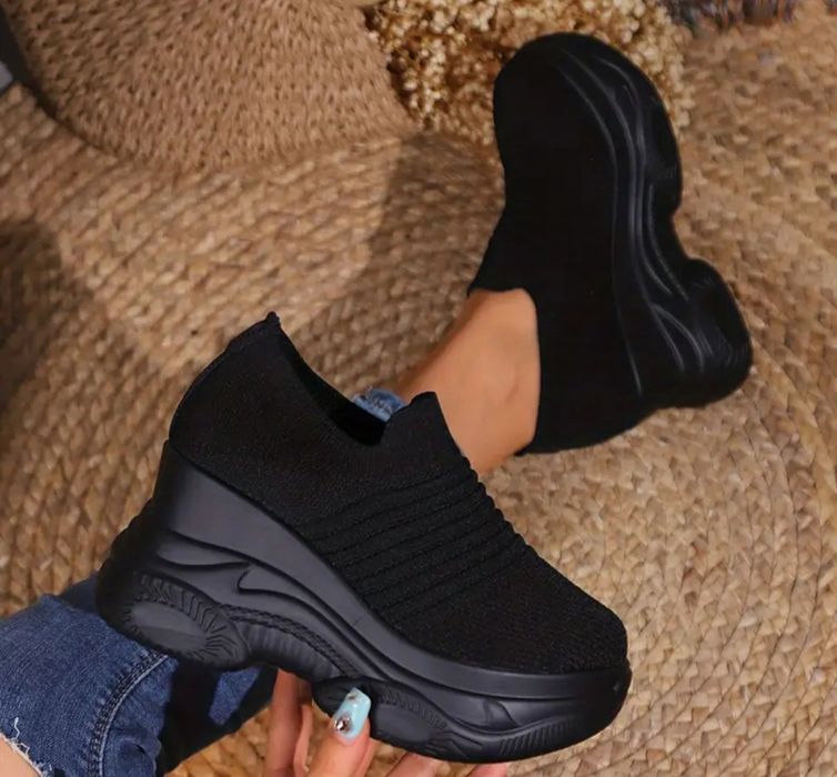 Pantofi noi mărime 37