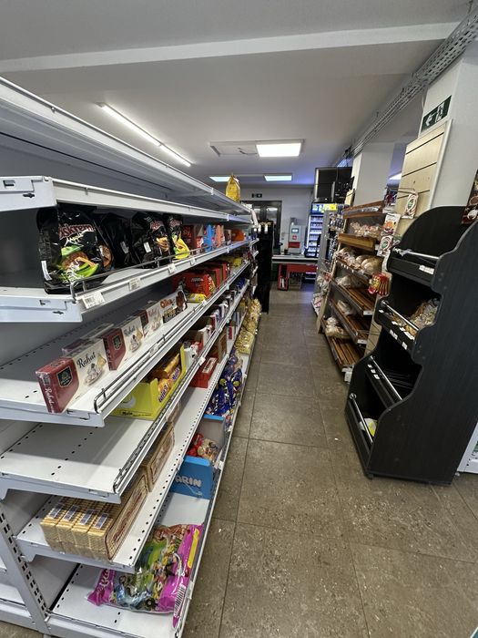 Vand rafturi metalice * rafturi magazin alimentar