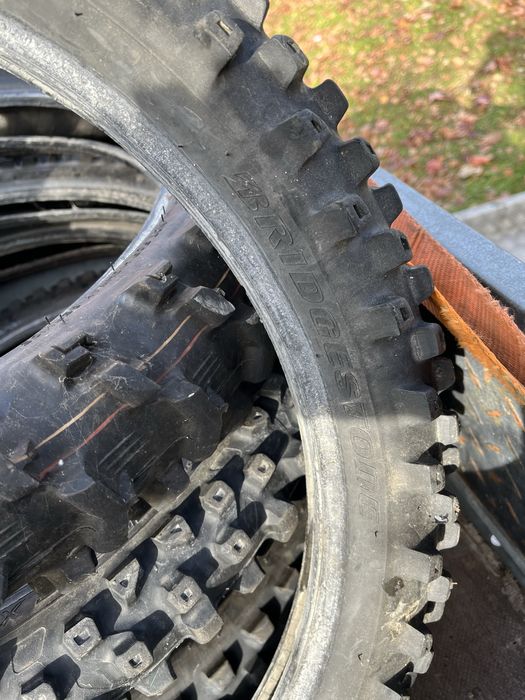 Гуми за кросов мотор 19 и 21 цола