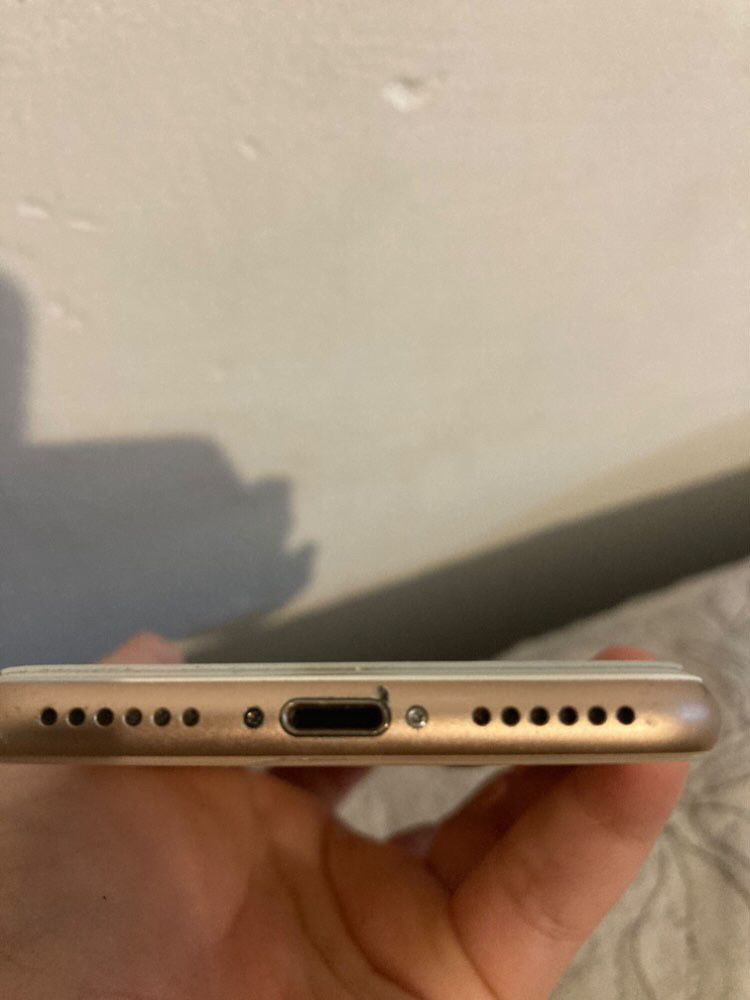 iPhone 8  Память 64гб