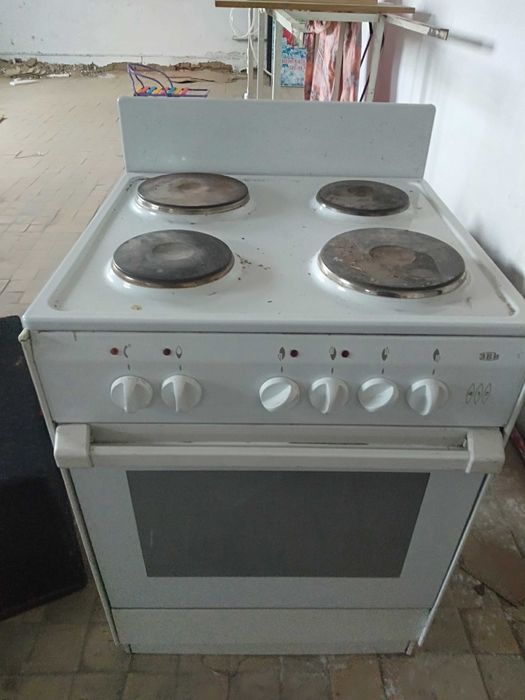 Электра плита продам