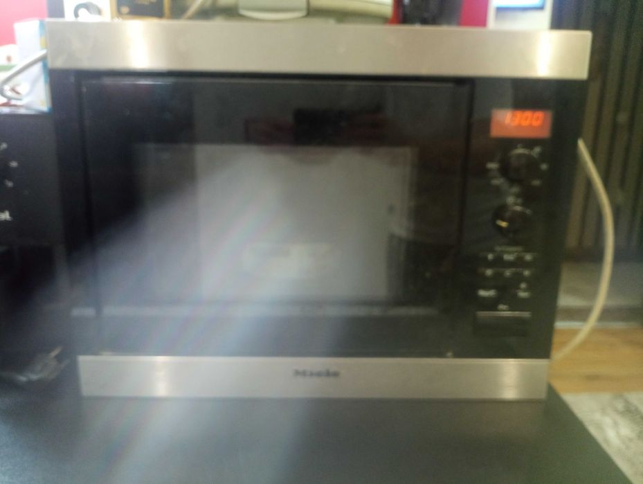 Микровълнова фурна за вграждане miele