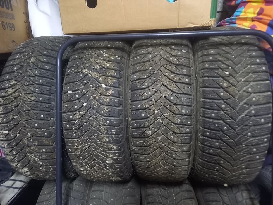Шины зимные 17 размер в хорошем состоянии