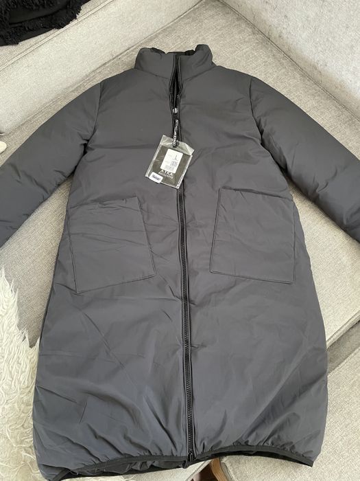 Продам новую зимнюю куртку