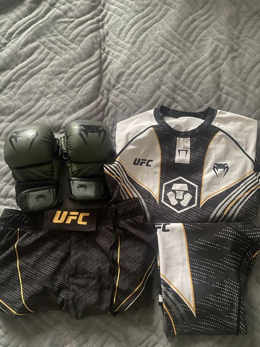 Продаю рашгард мма 3-1 плюс перчатки отлам