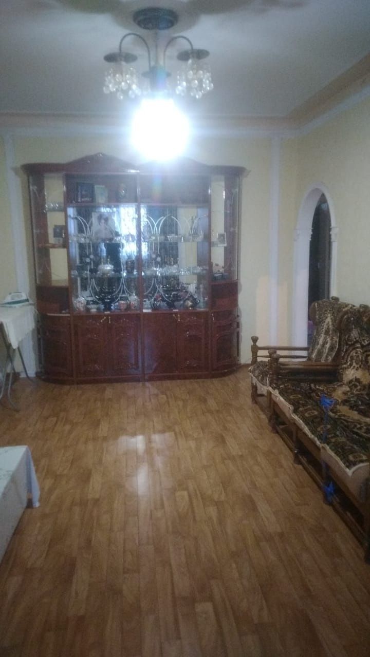 Продам диван с креслами