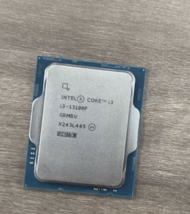 Vând processor i3 12100