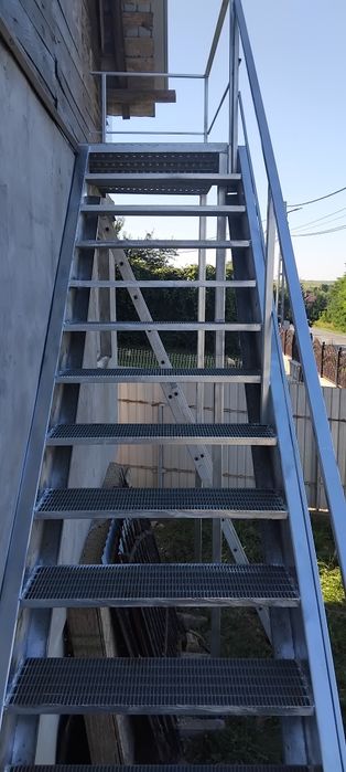 Scara zincate la comanda în toată tara