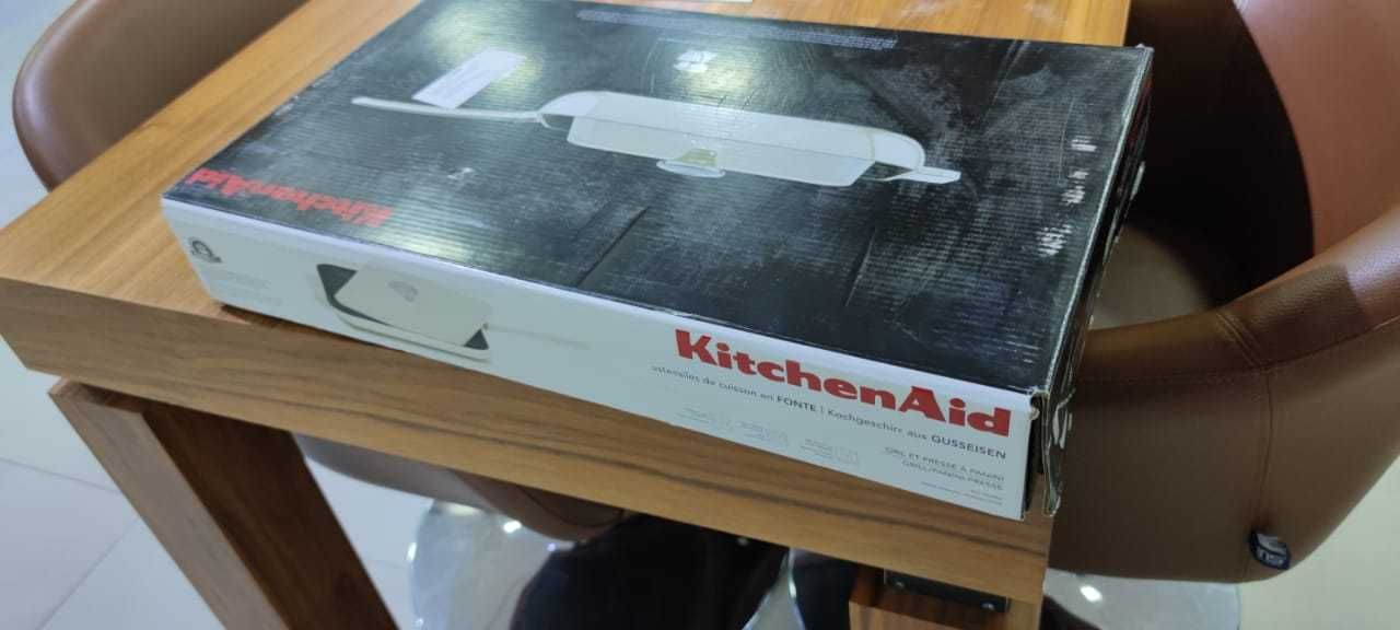 Сковорода чугунная KitchenAid, квадратная 25*25см с прессом 20*20 см