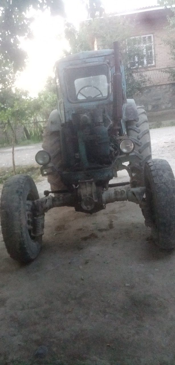Aksiya.Traktor 40.holati yaxshi