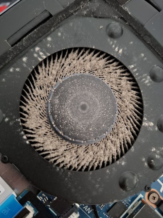 Mentenanță calculatoare / laptopuri – instalare Windows, curățare – SV